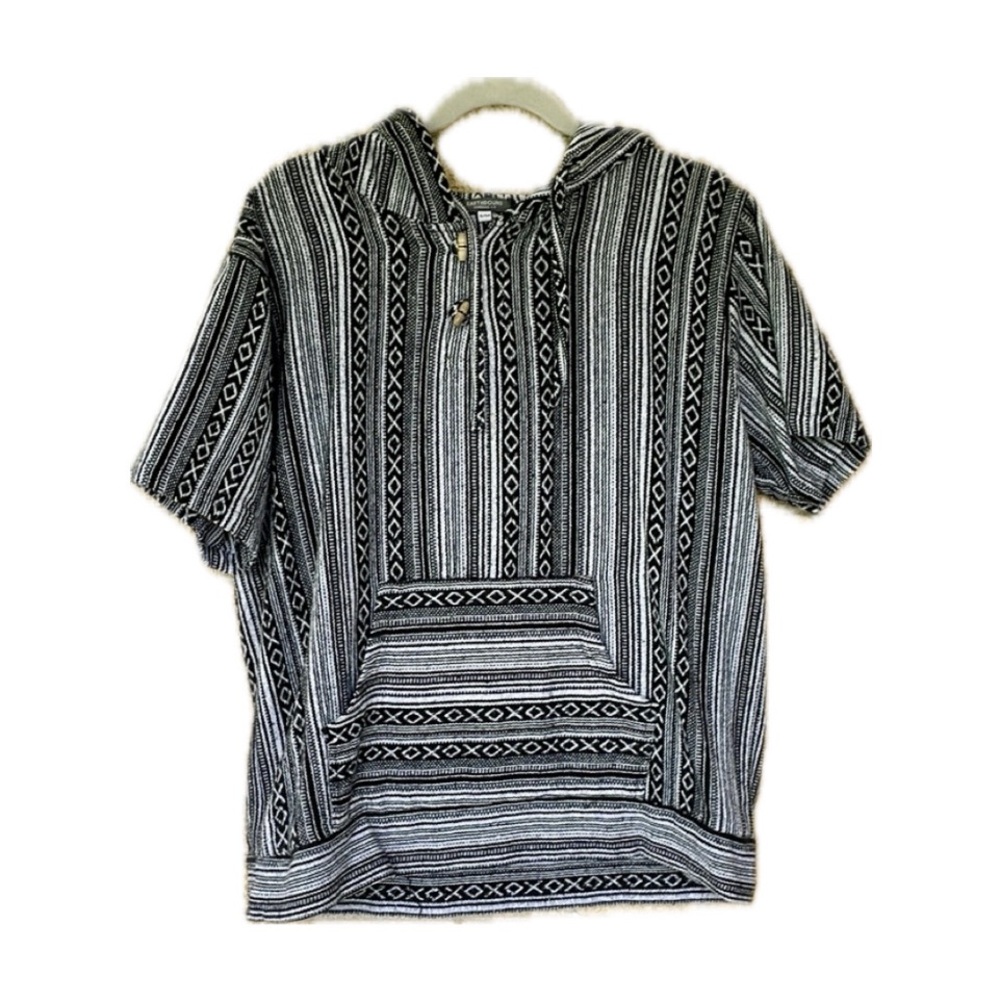 EARTHBOUND Black and White Patterned Short Sleeve Pullover